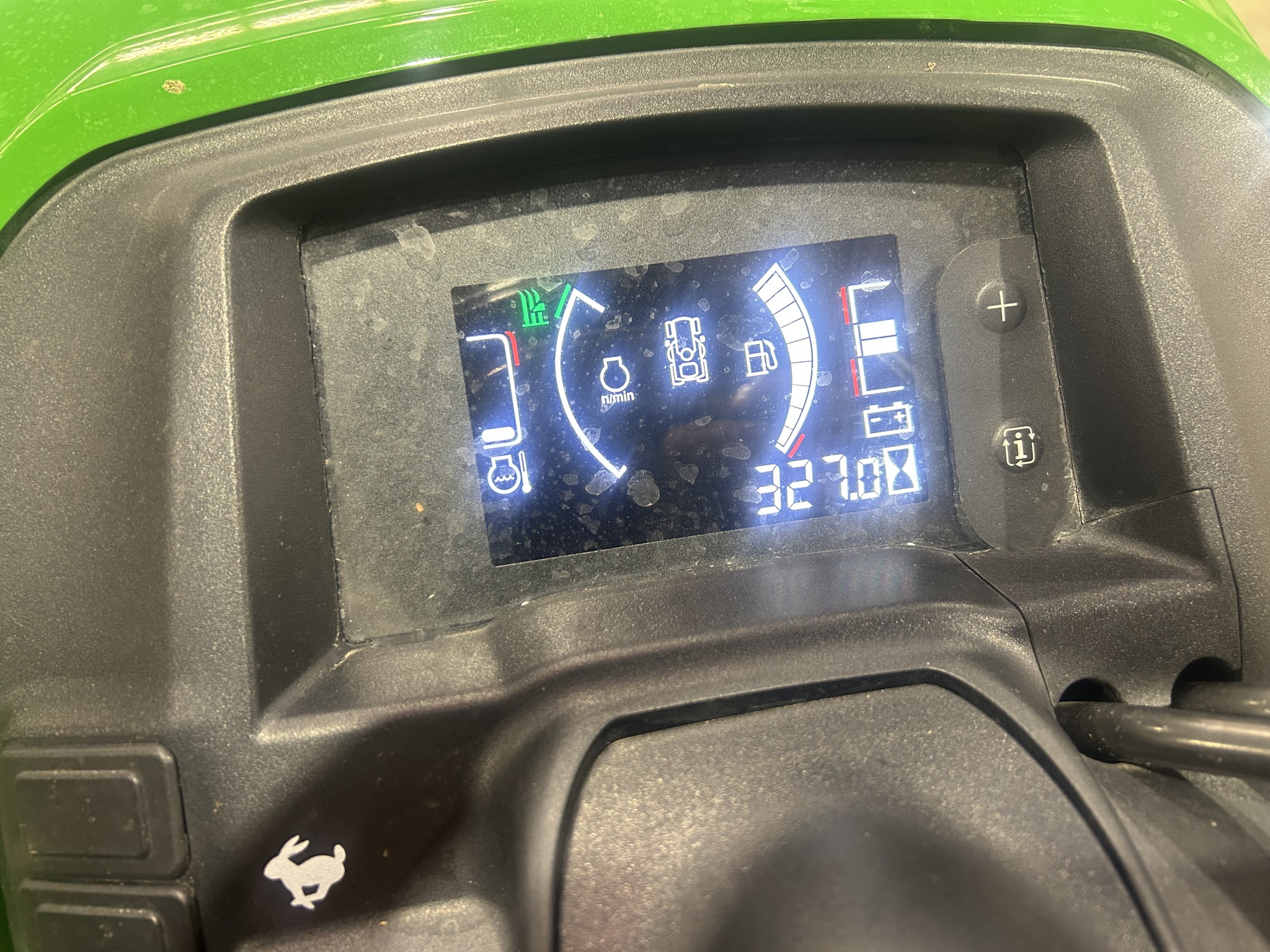 2021 John Deere X730 Image 15