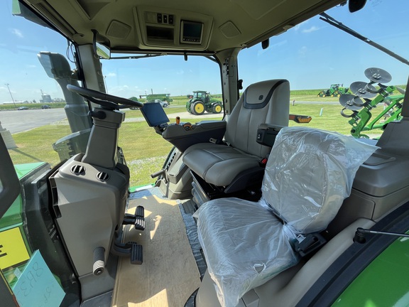 2025 John Deere 8R 370 - Photo35