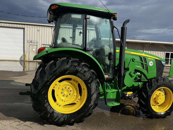 2019 John Deere 5100E Photo 4