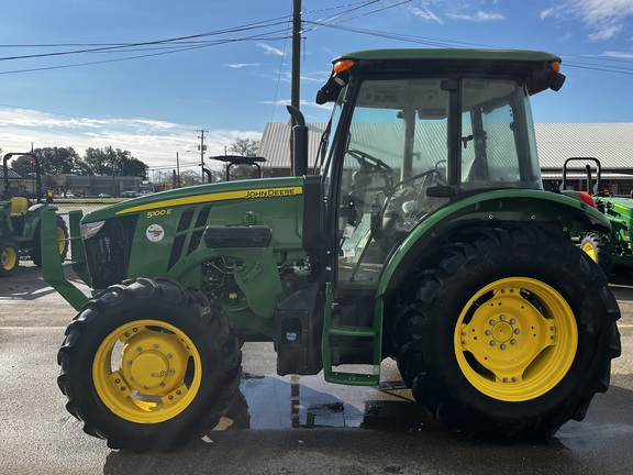 2019 John Deere 5100E Photo 1