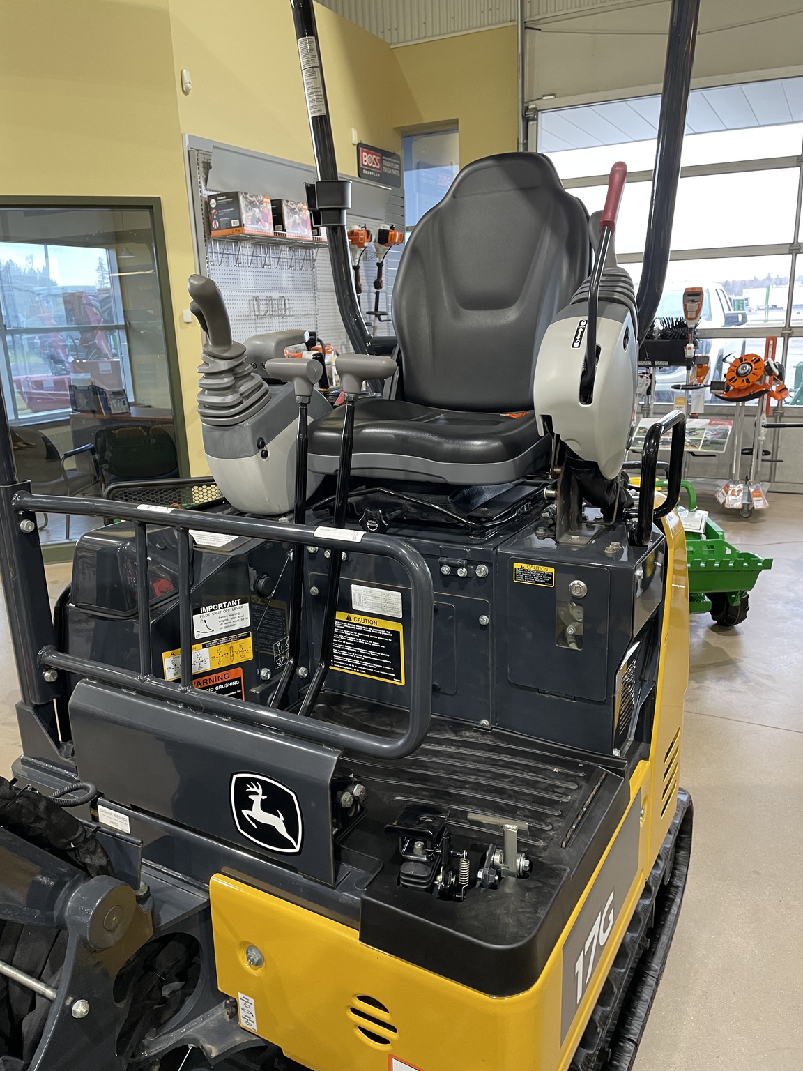 2022 John Deere 17G Image 6