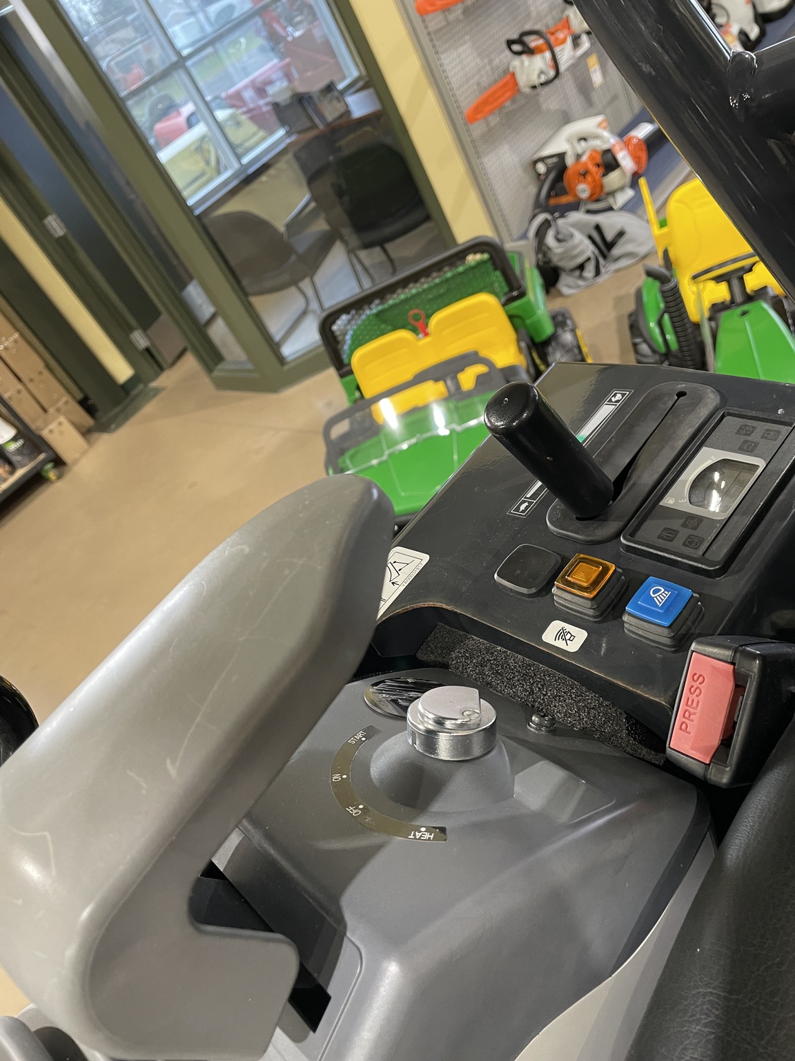 2022 John Deere 17G Image 8