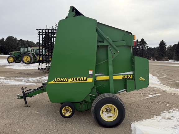 2001 John Deere 567 - Photo6