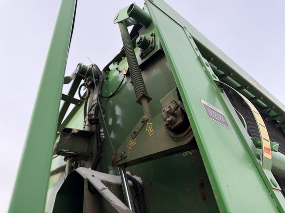 2001 John Deere 567 - Photo23