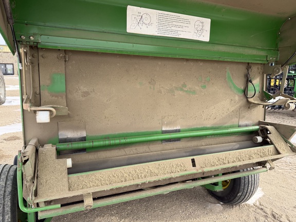 2001 John Deere 567 - Photo28