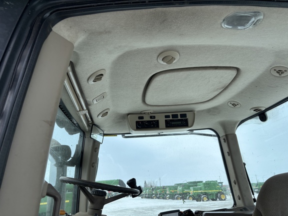 Used 2011 John Deere 7200R Row Crop Tractors at Horizon Ag & Turf in Lloydminster, AB - Photo6