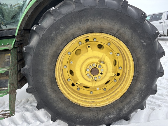 Used 2011 John Deere 7200R Row Crop Tractors at Horizon Ag & Turf in Lloydminster, AB - Photo8