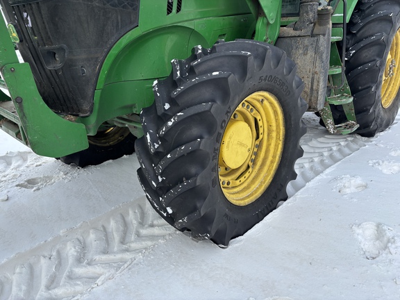 Used 2011 John Deere 7200R Row Crop Tractors at Horizon Ag & Turf in Lloydminster, AB - Photo11