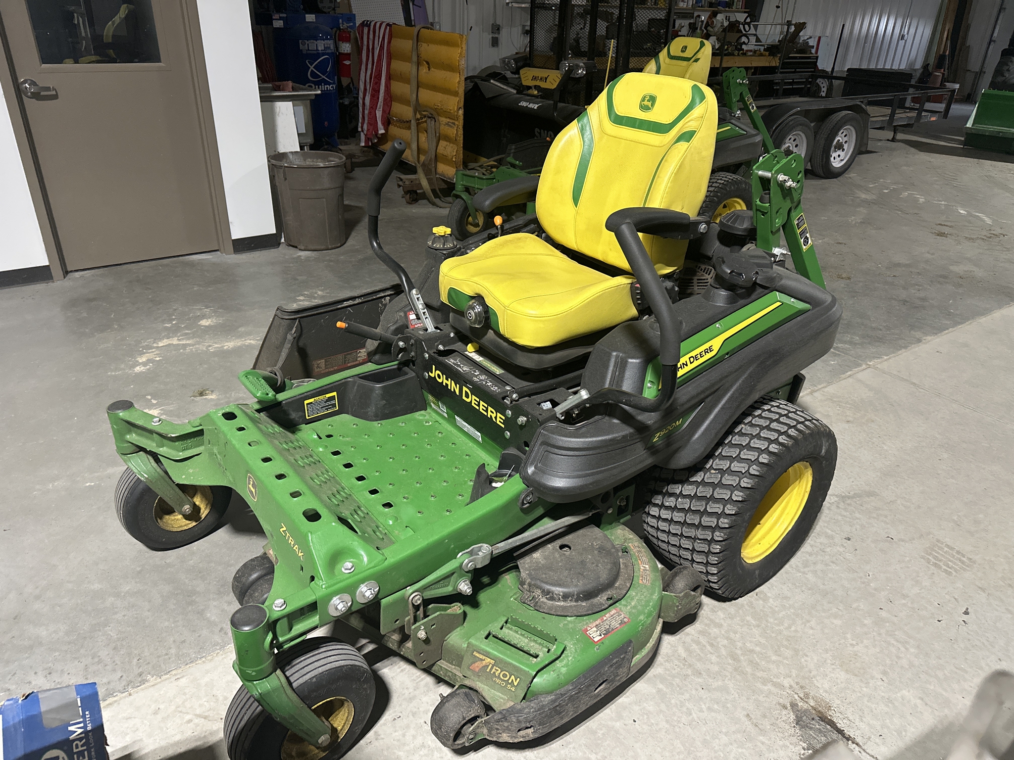 2023 John Deere Z920M Image 1
