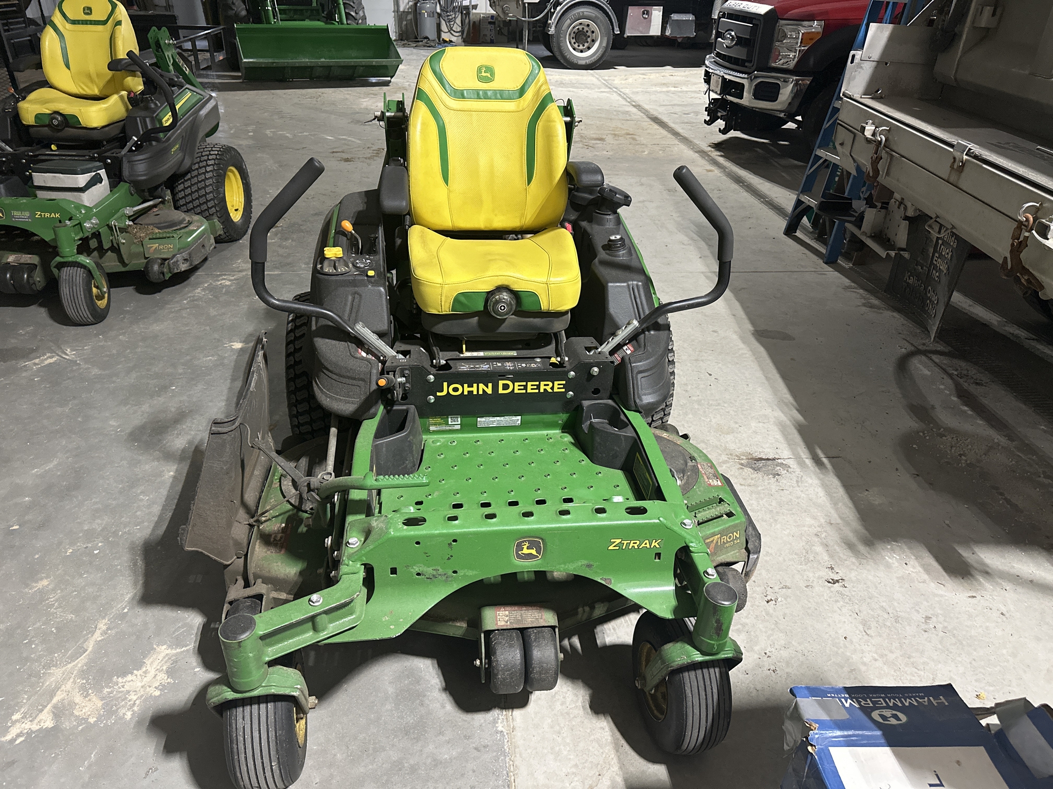 2023 John Deere Z920M Image 8