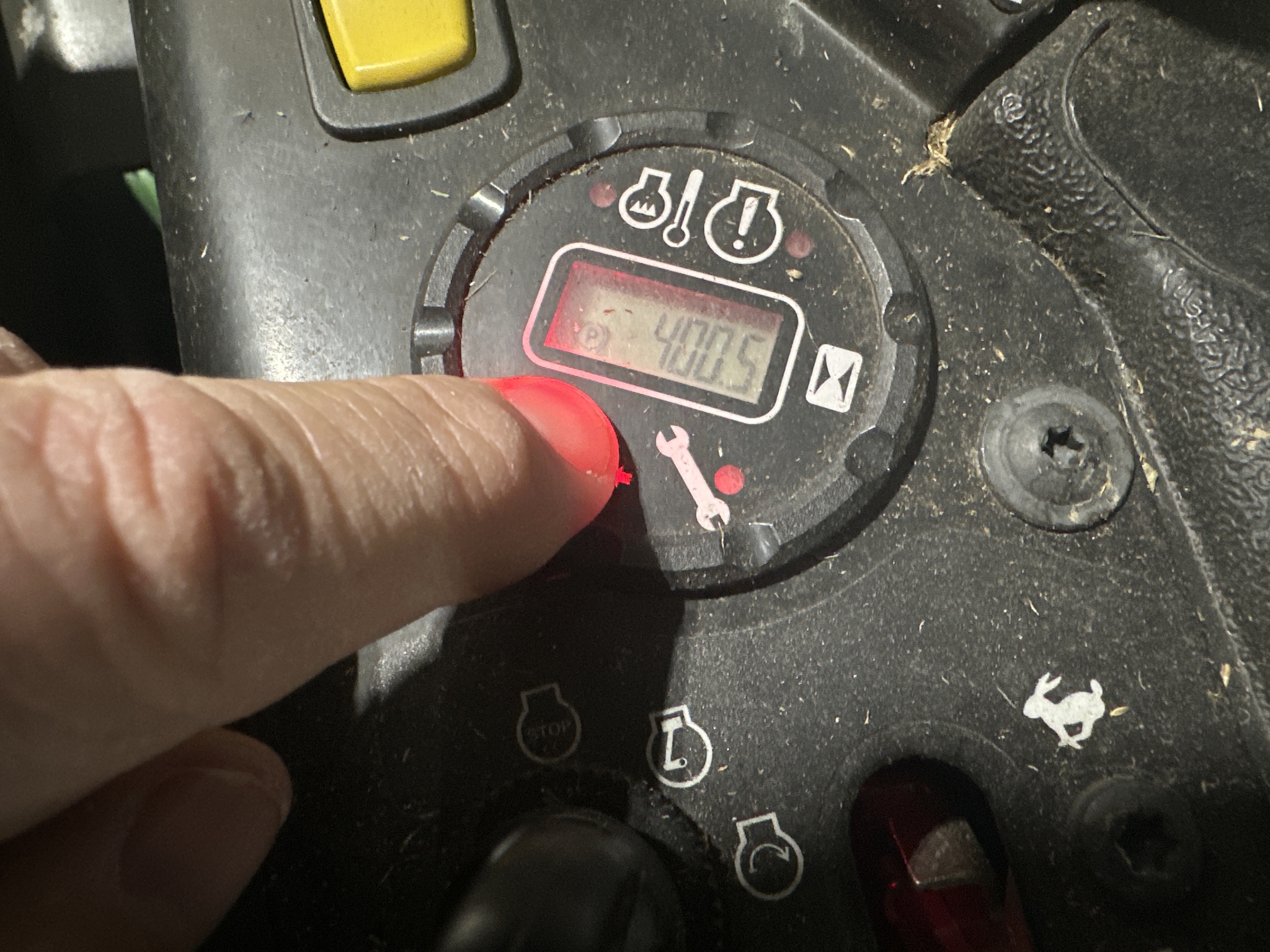 2023 John Deere Z920M Image 14