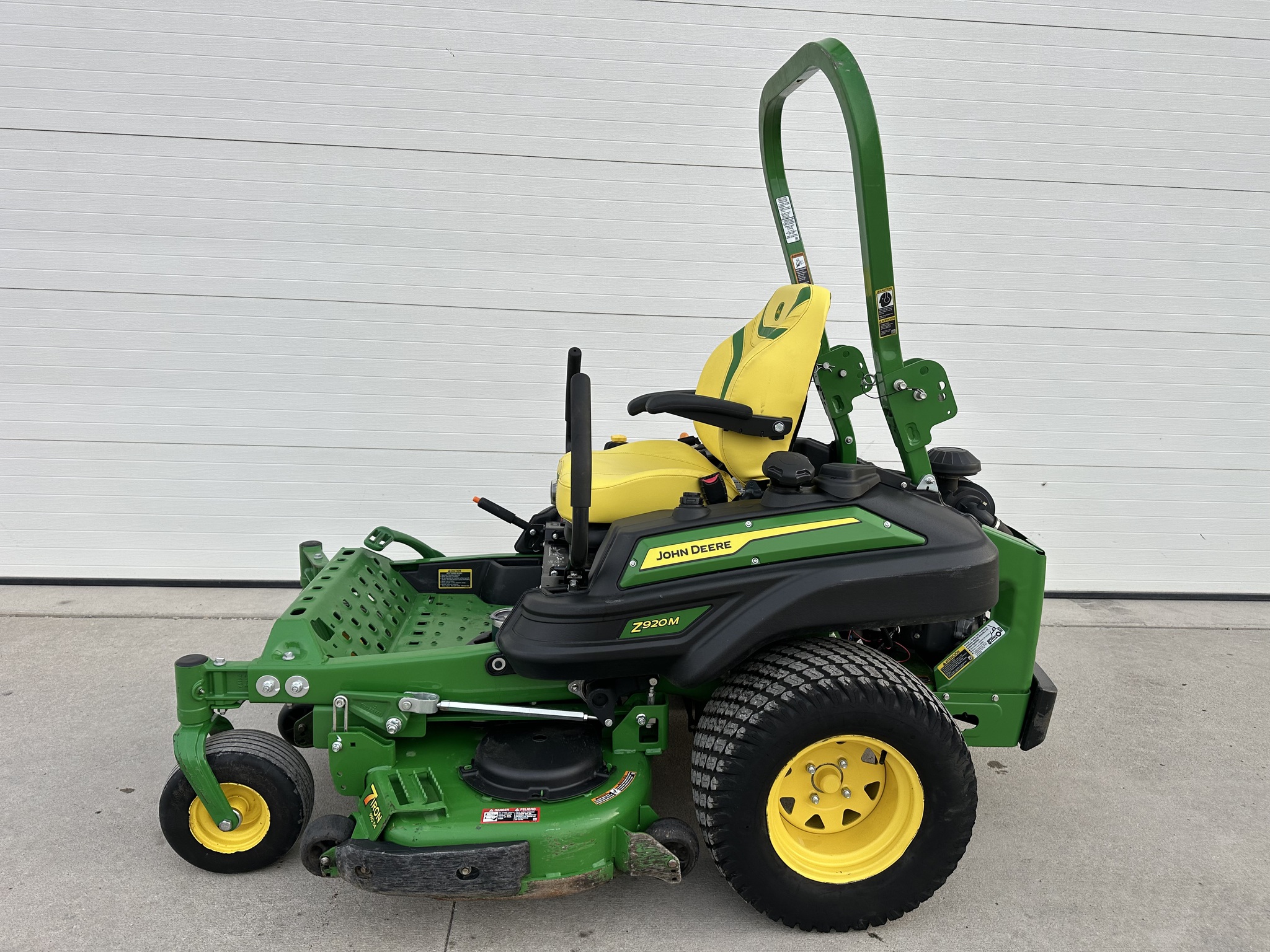 2023 John Deere Z920M Image 6