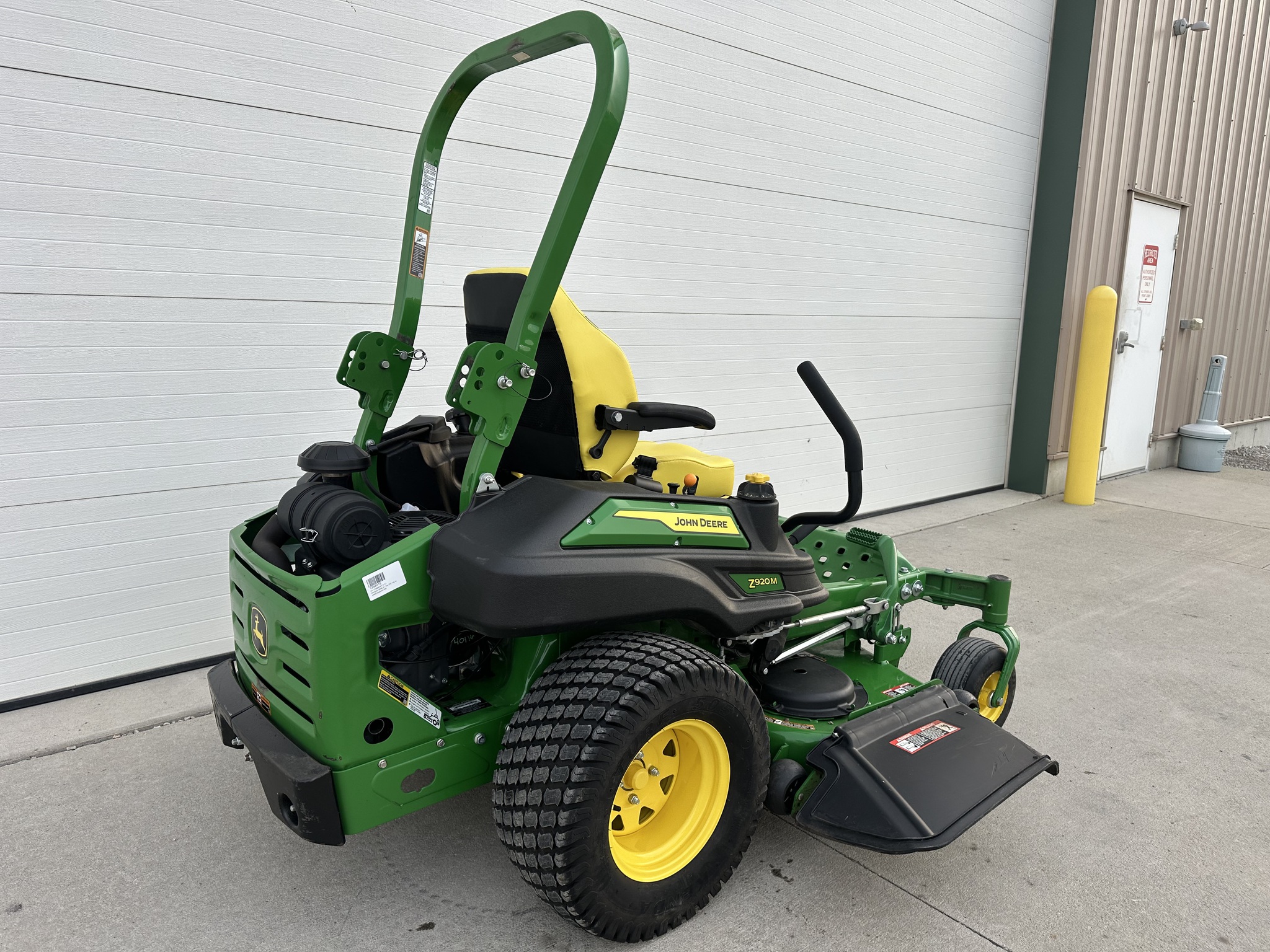 2023 John Deere Z920M Image 3