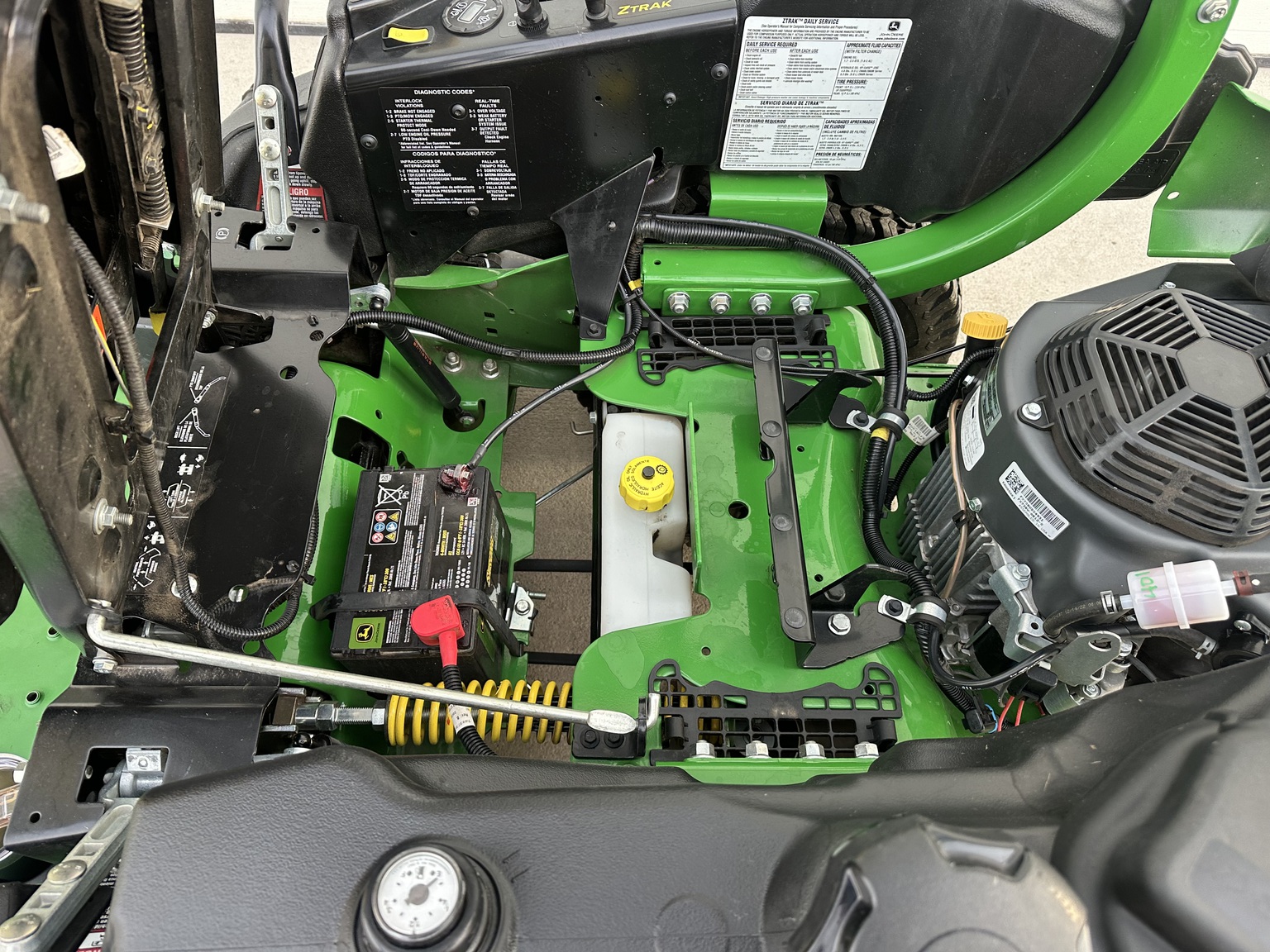 2023 John Deere Z920M Image 11