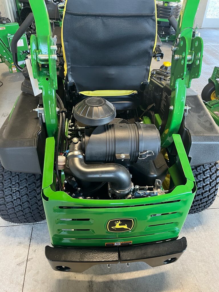 2025 John Deere Z930M Image 4