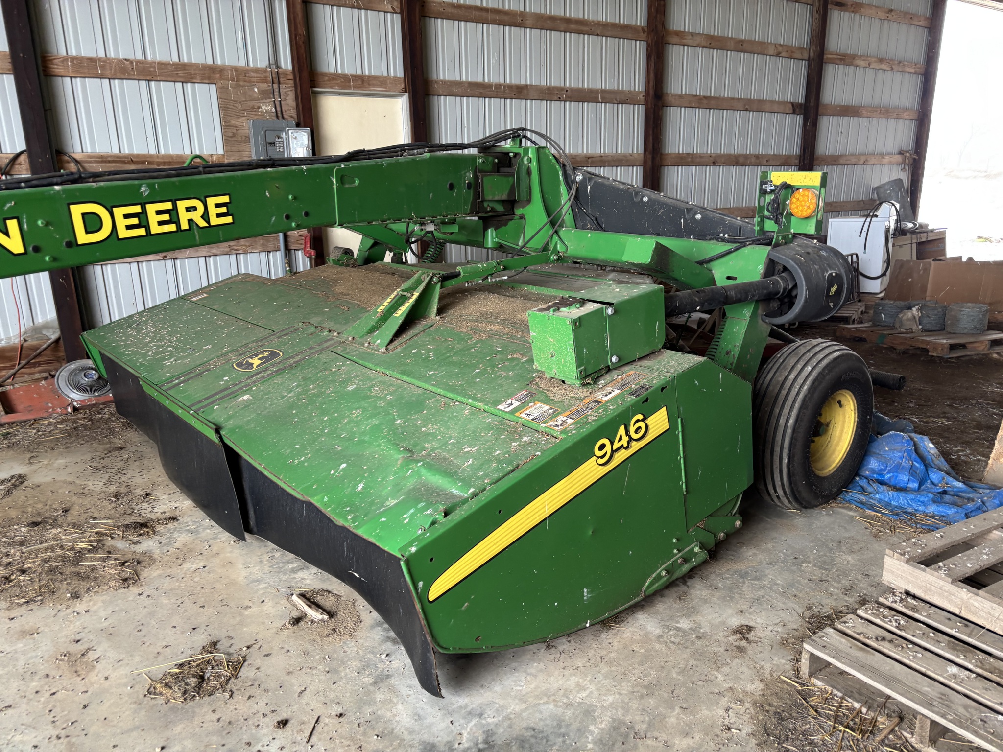 2011 John Deere 946 Image 1
