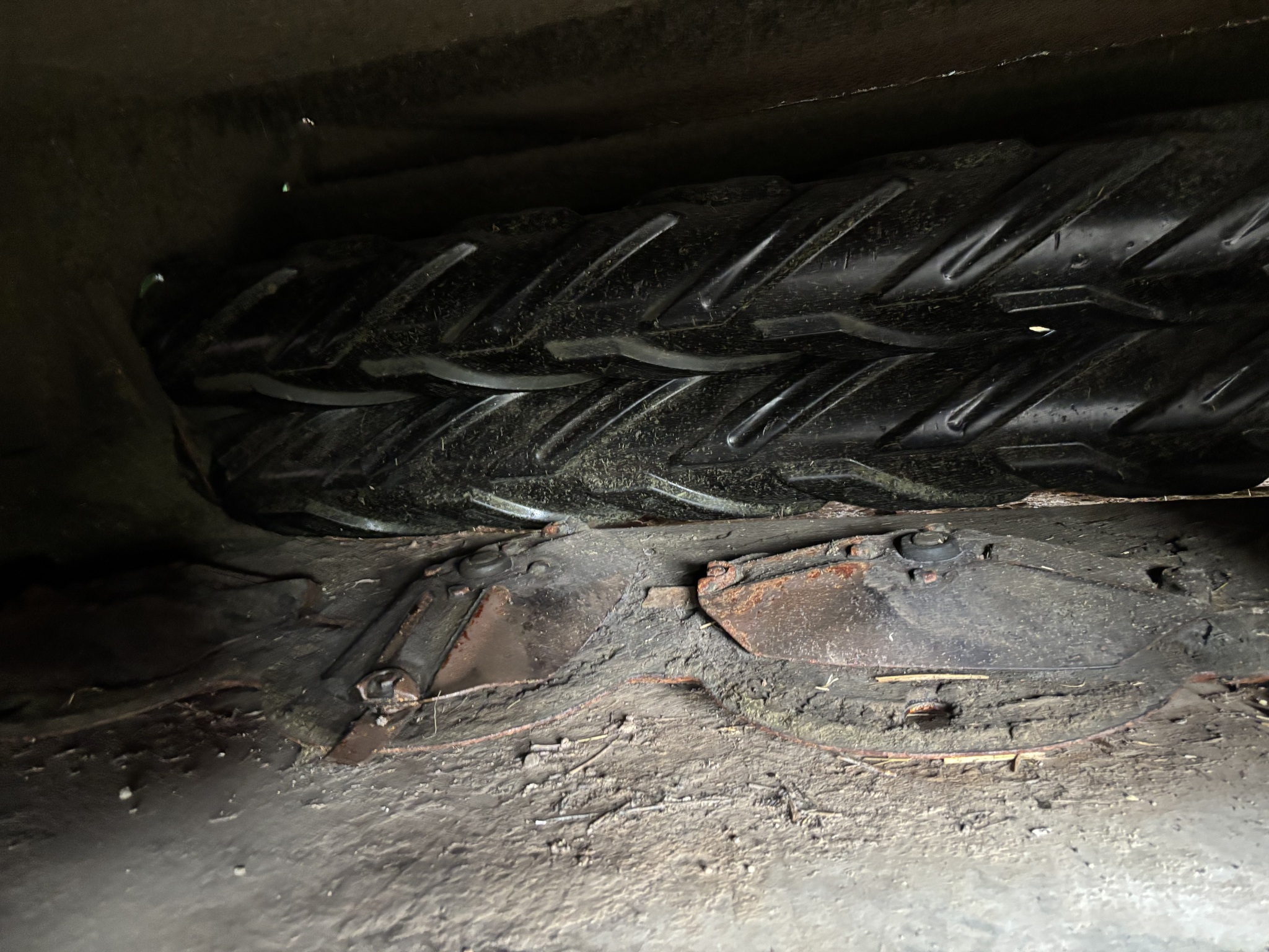 2011 John Deere 946 Image 2