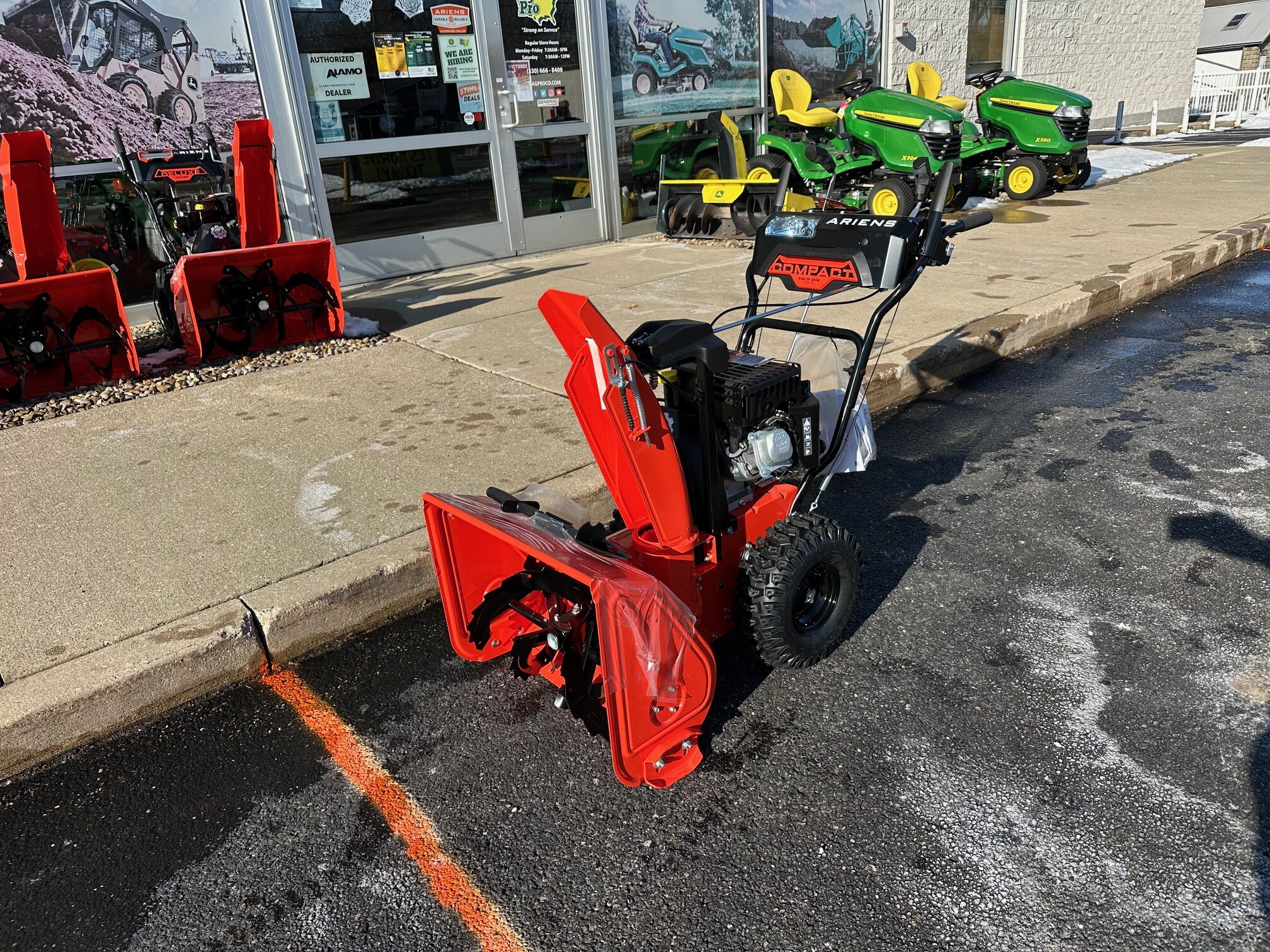 Ariens Compact 24 Image 1