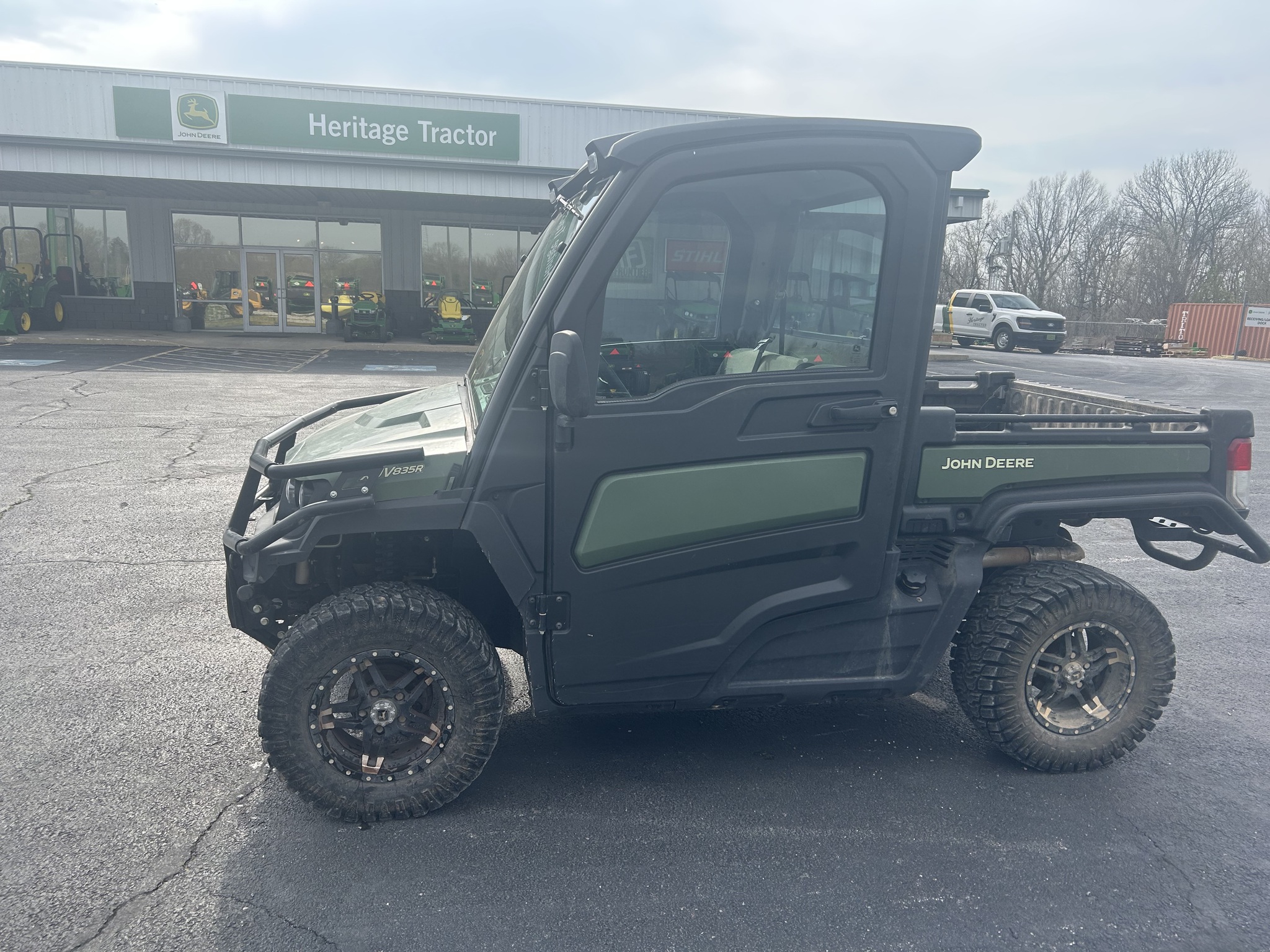  2024 John Deere XUV 835R at Heritage Tractor in Anderson, MO
