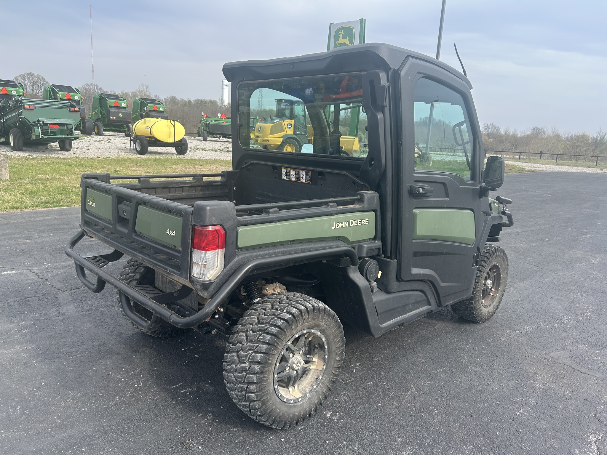  2024 John Deere XUV 835R at Heritage Tractor in Anderson, MO
