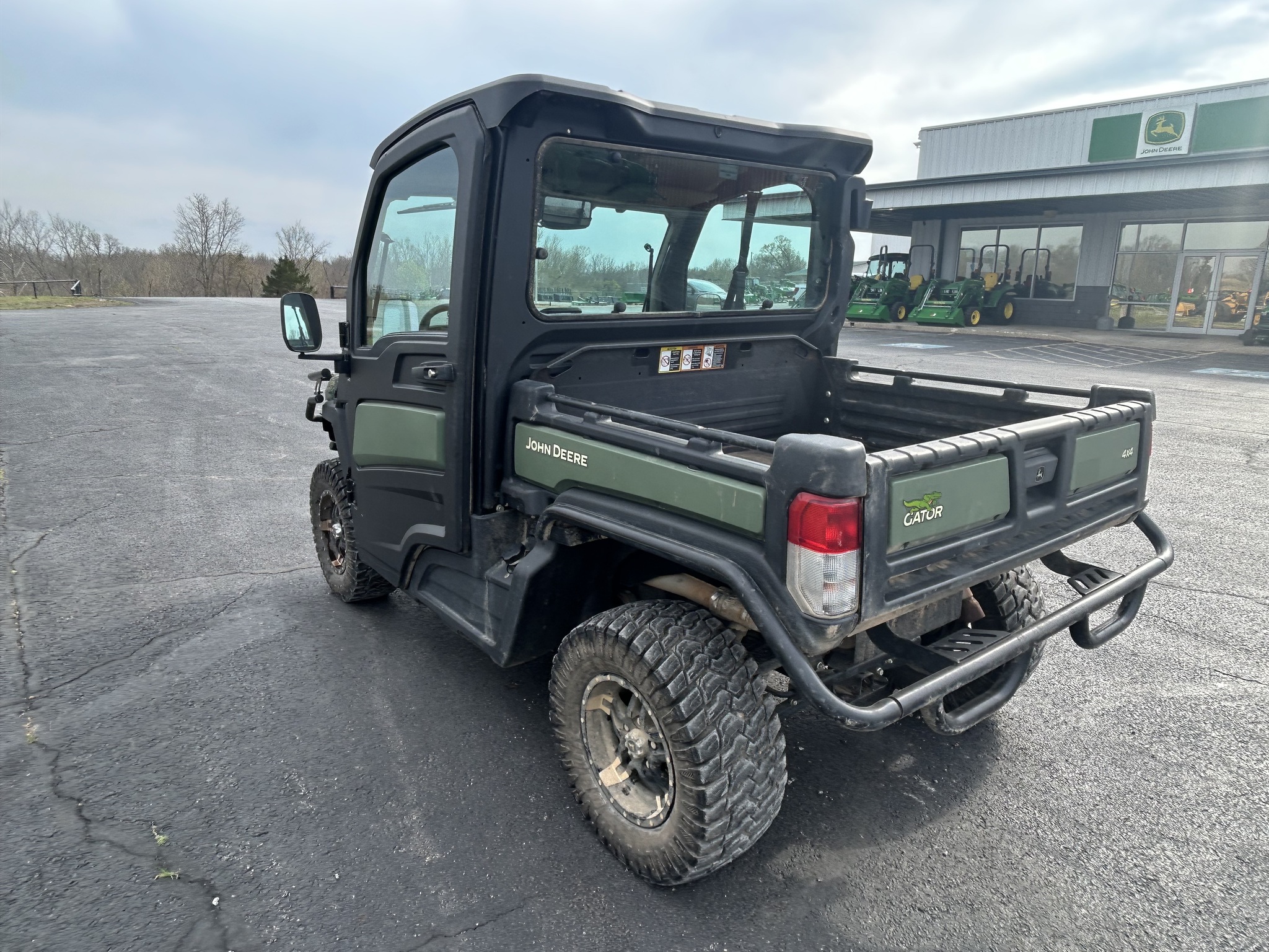  2024 John Deere XUV 835R at Heritage Tractor in Anderson, MO
