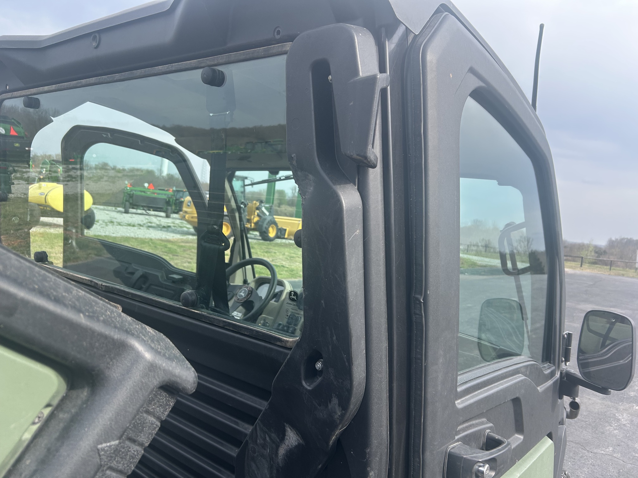  2024 John Deere XUV 835R at Heritage Tractor in Anderson, MO