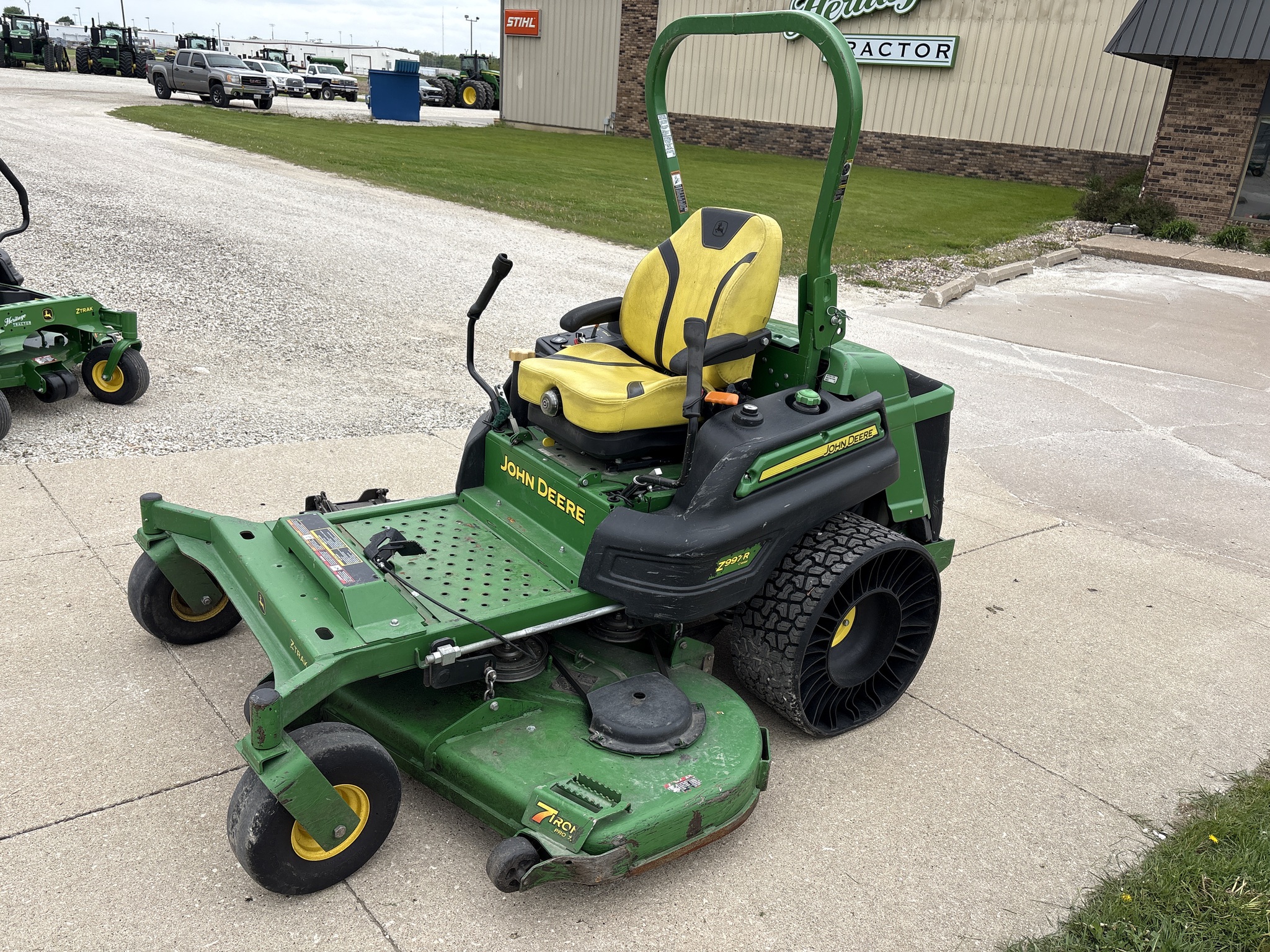  2022 John Deere Z997R at Heritage Tractor in Geneseo, IL
