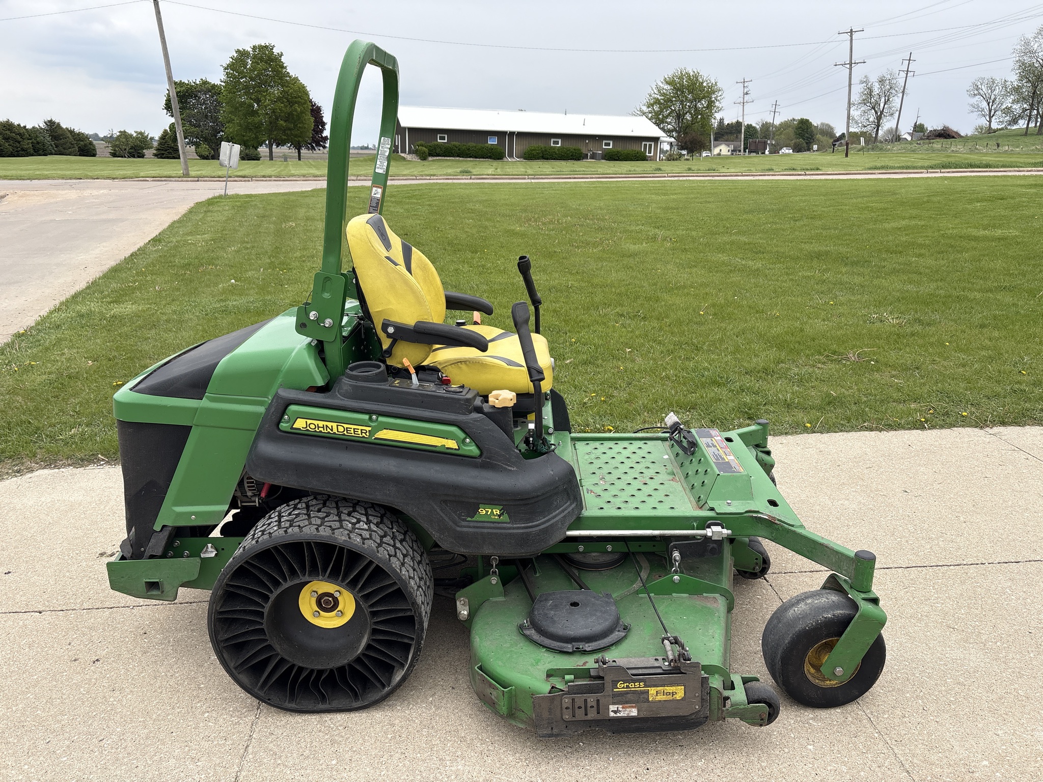  2022 John Deere Z997R at Heritage Tractor in Geneseo, IL