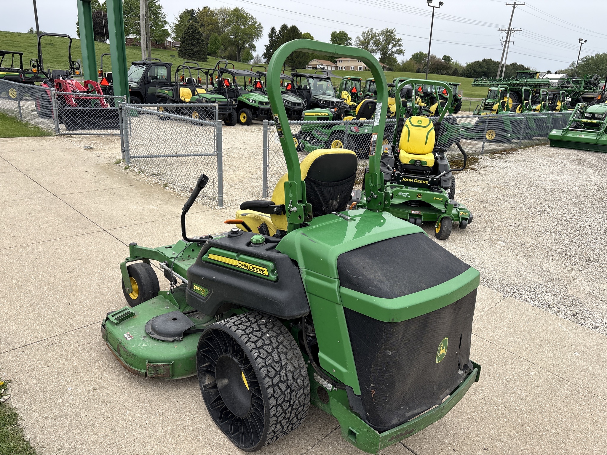  2022 John Deere Z997R at Heritage Tractor in Geneseo, IL
