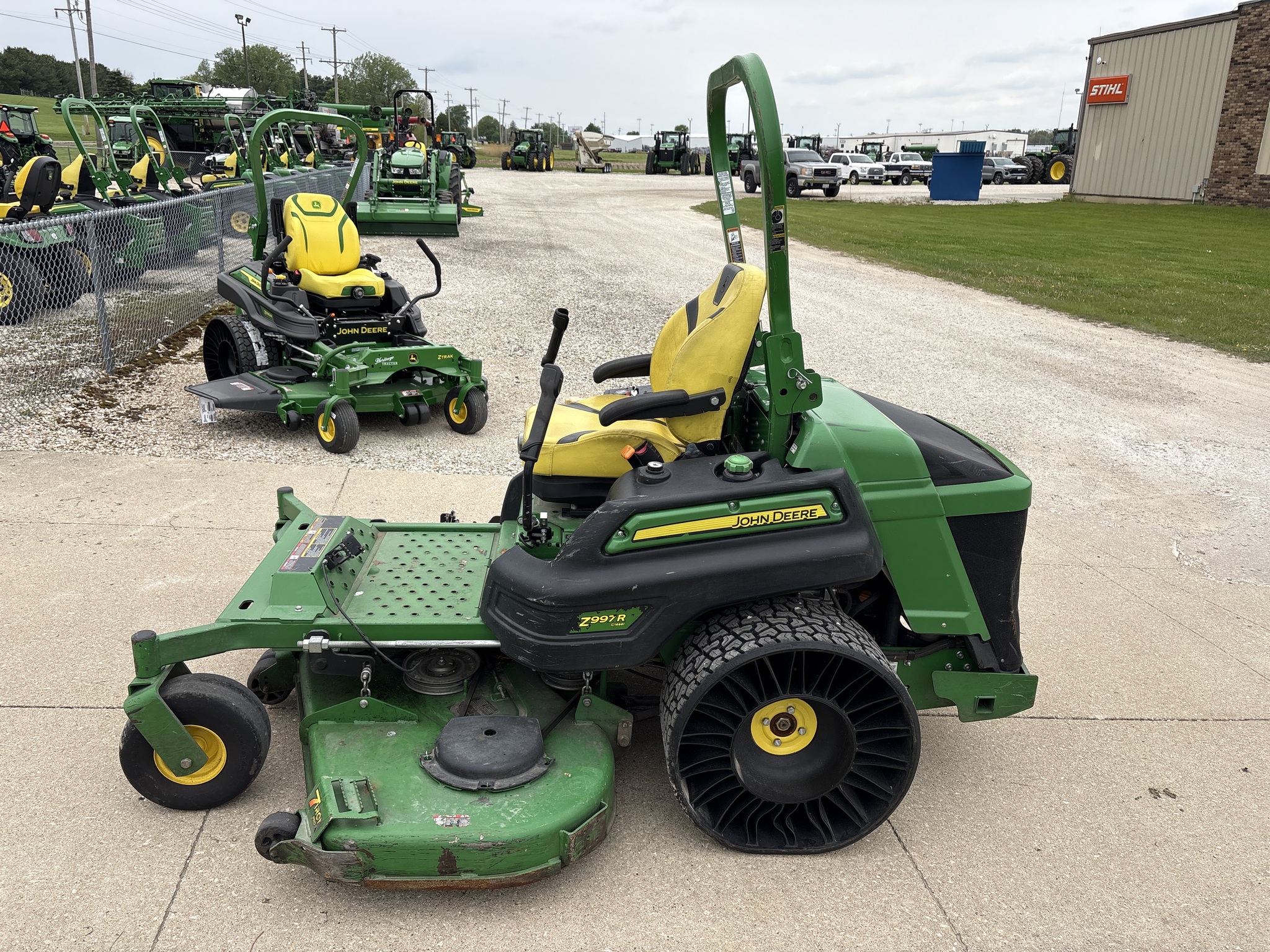  2022 John Deere Z997R at Heritage Tractor in Geneseo, IL
