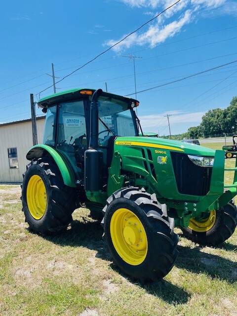 2025 John Deere 5090E Image 3