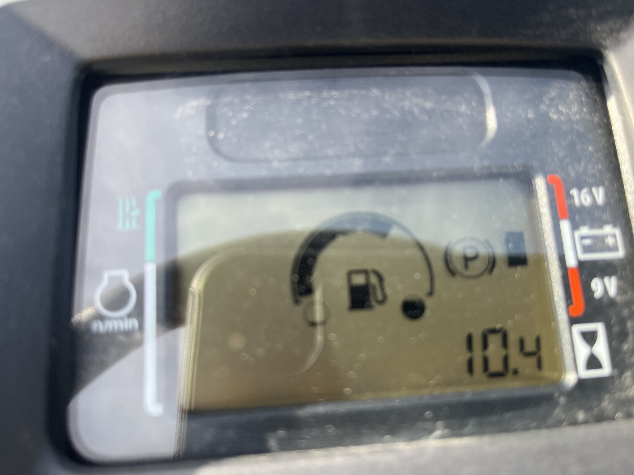 2025 John Deere X384 Image 10