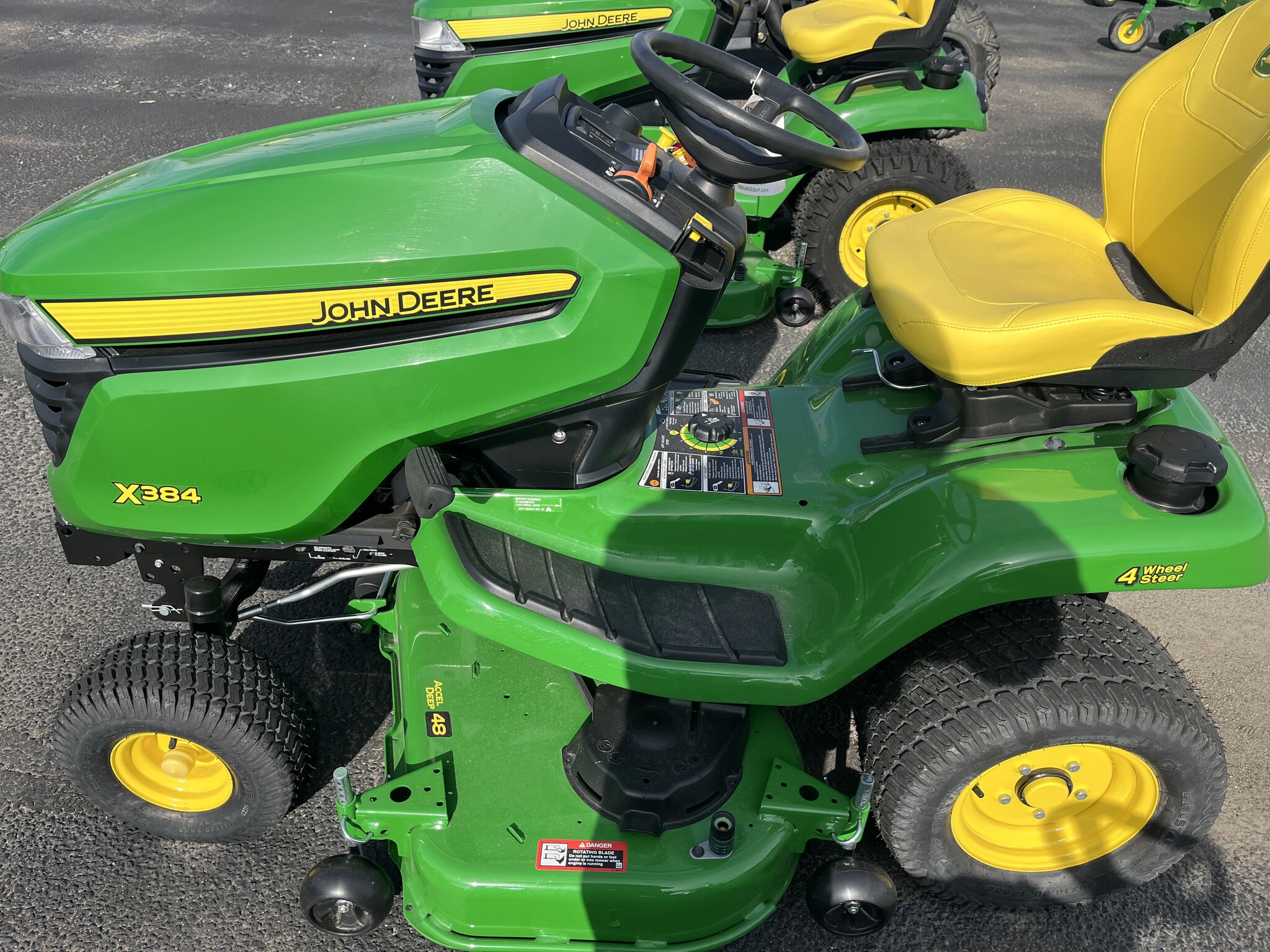 2025 John Deere X384 Image 7