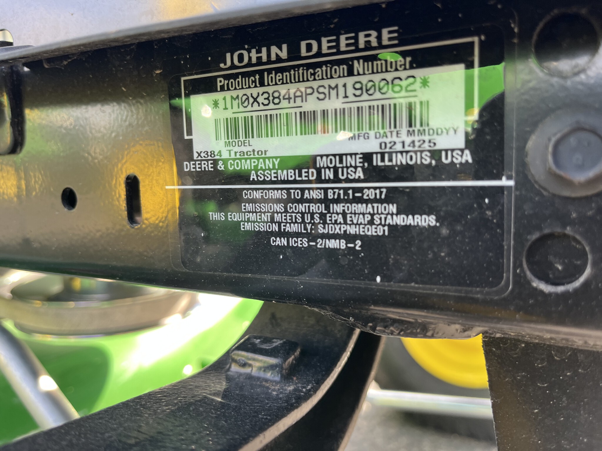 2025 John Deere X384 Image 11