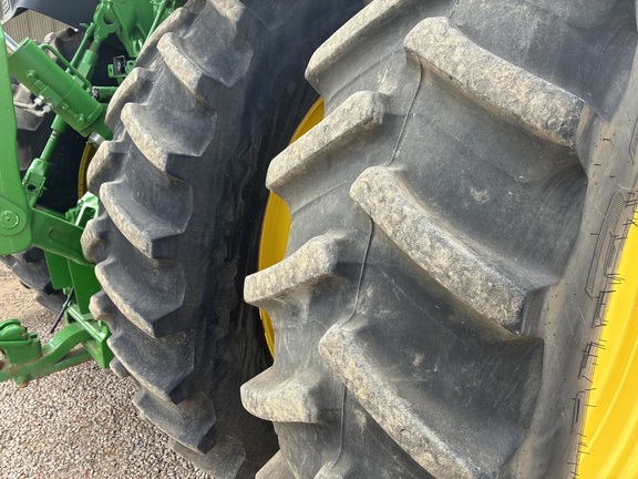 John Deere 8R 370 image 32