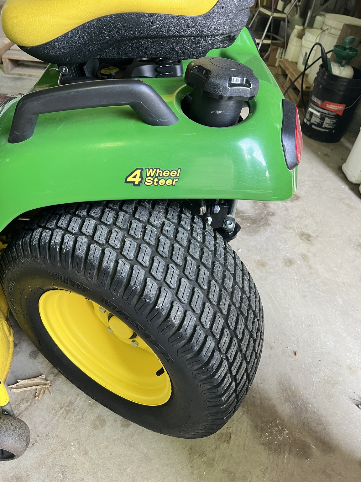 2018 John Deere X584 Image 2
