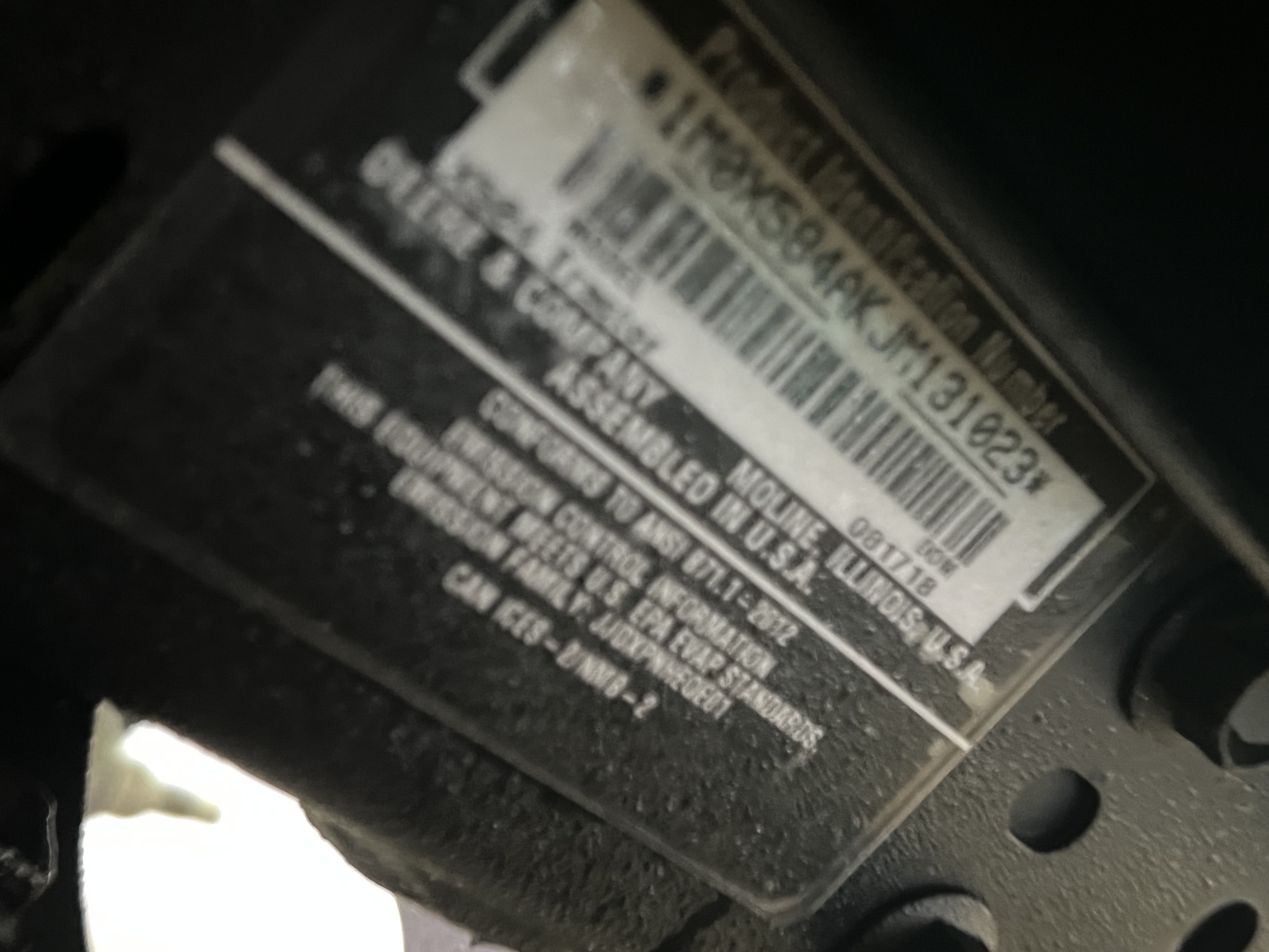 2018 John Deere X584 Image 6