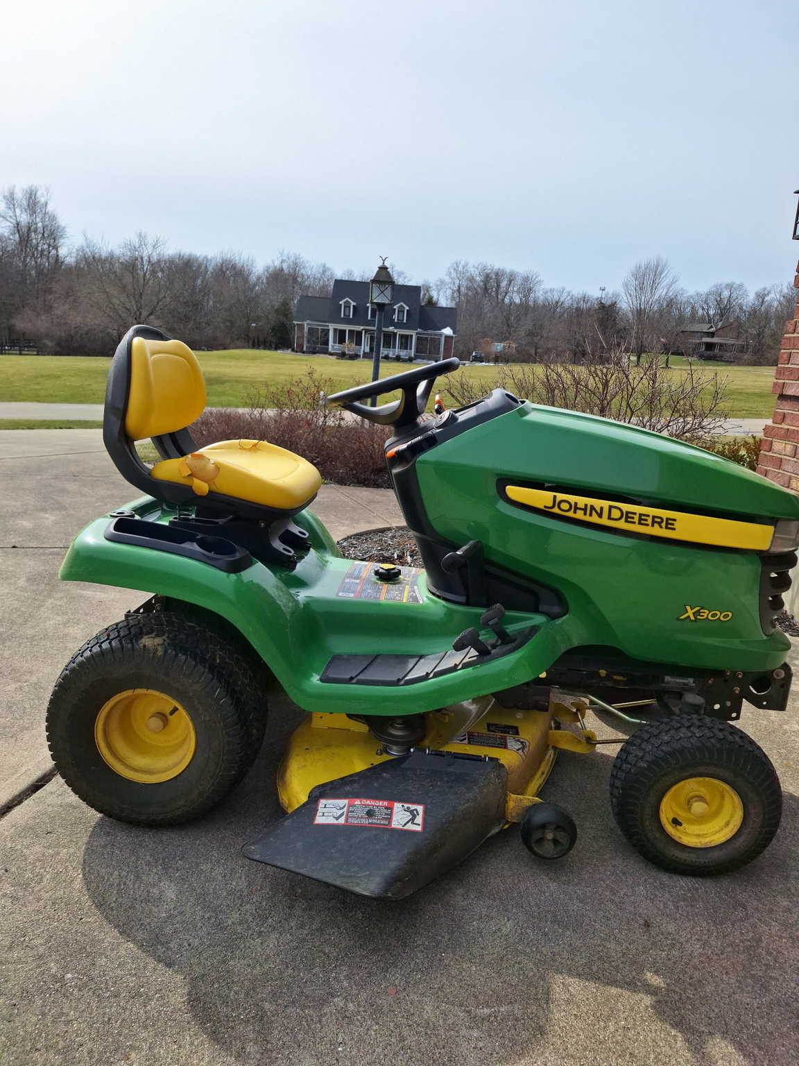 2010 John Deere X300 Image 2