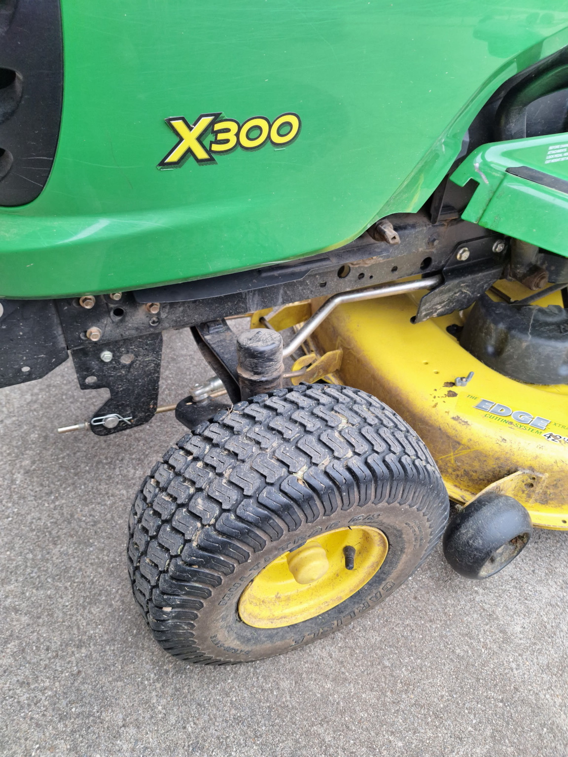 2010 John Deere X300 Image 6