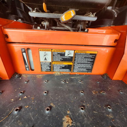 Used 2022 Kubota Z251 Zero Turn Mowers at Koenig Equipment in Franklin, IN - Photo5