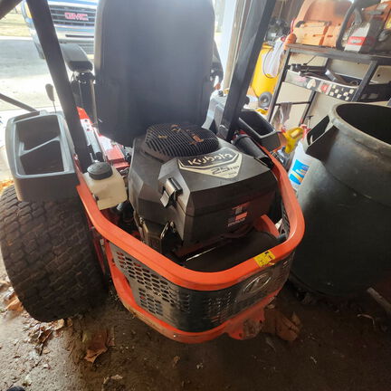 Used 2022 Kubota Z251 Zero Turn Mowers at Koenig Equipment in Franklin, IN - Photo3