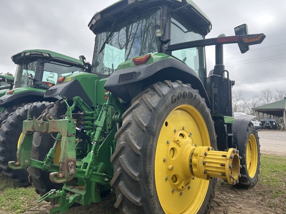 2022 John Deere 8R 250 Photo 5