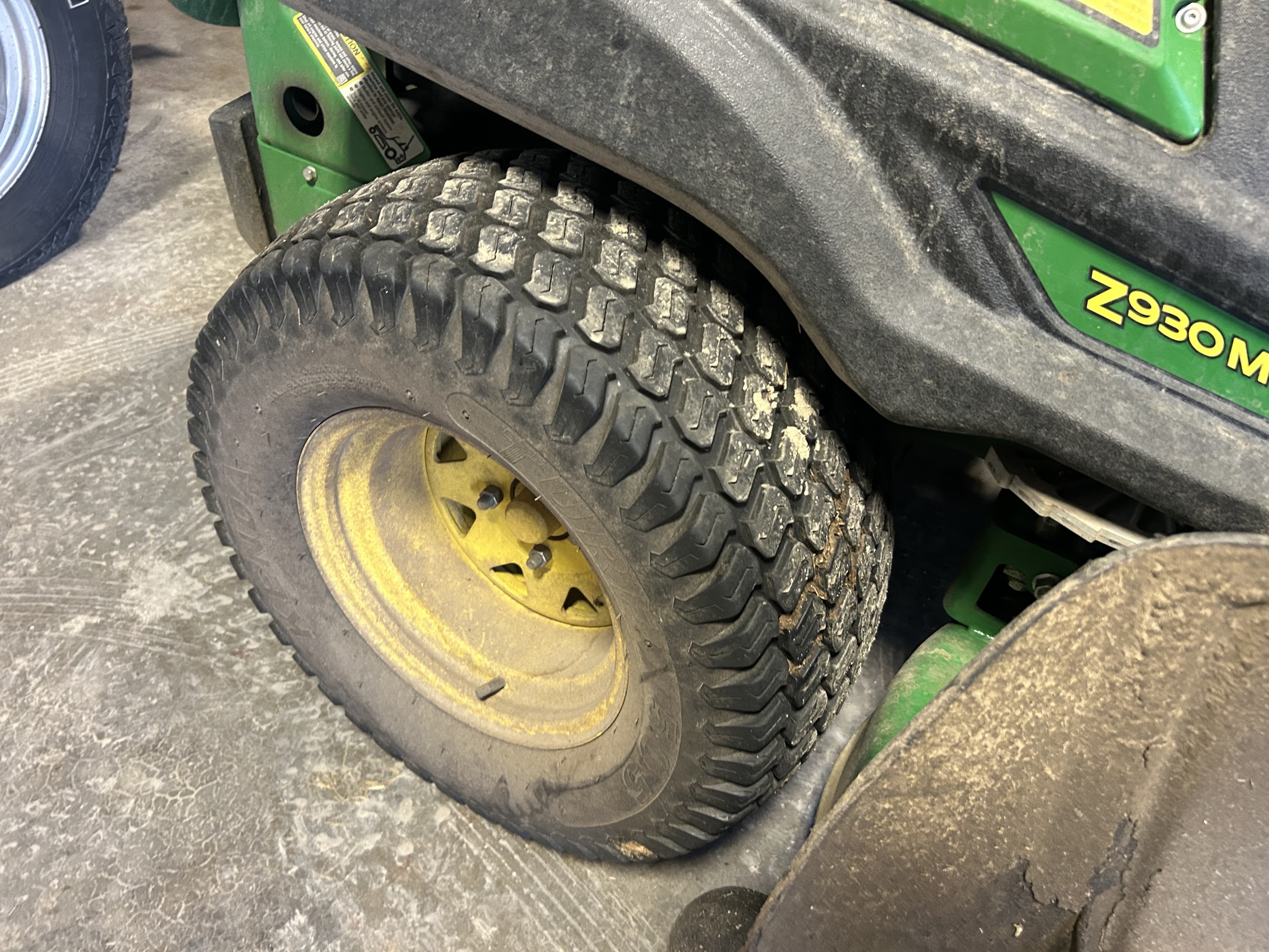 2022 John Deere Z930M Image 8