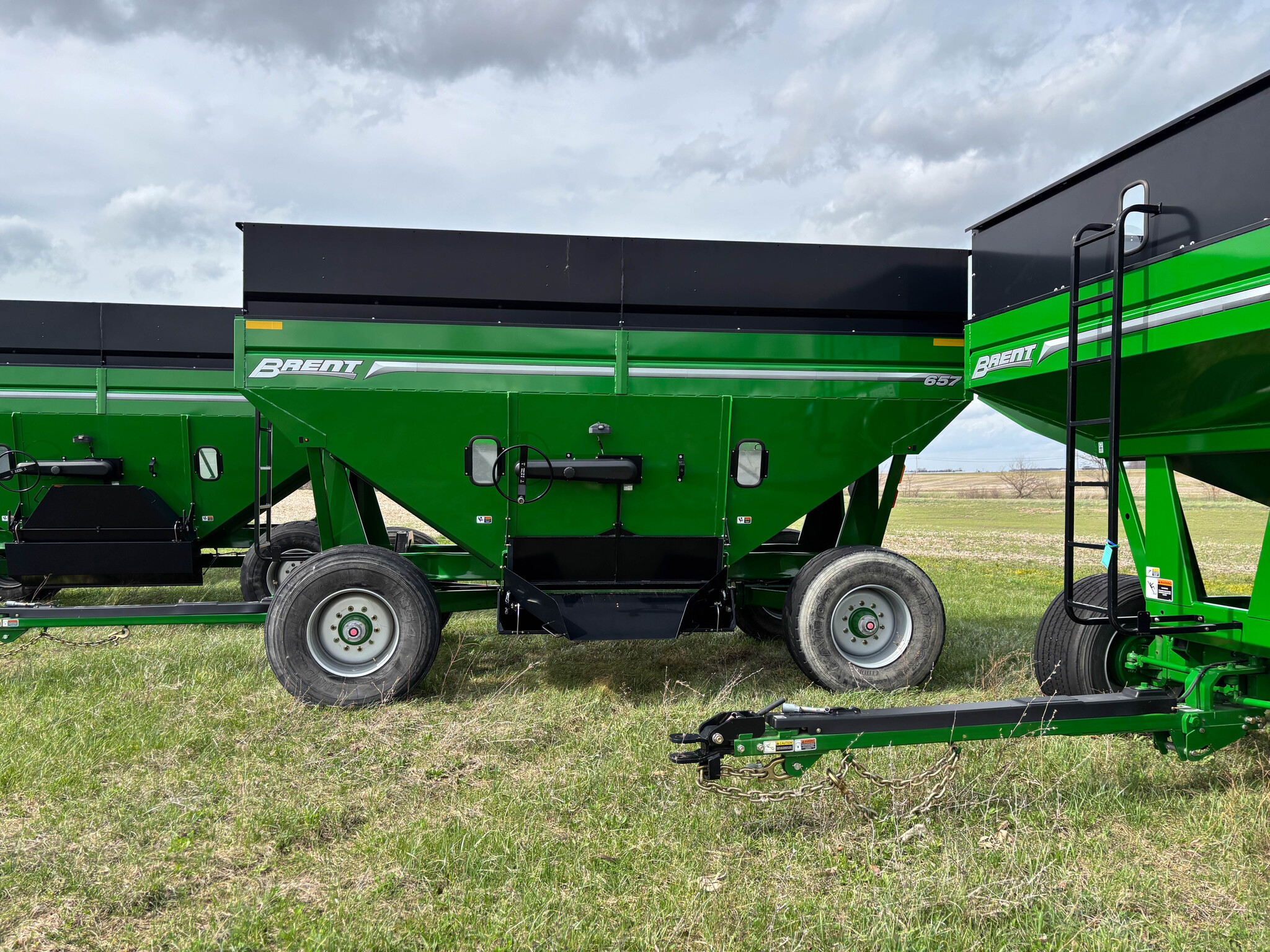 Used -- Brent 657 Grain Carts at Koenig Equipment in Anna, OH - PhotoXL1