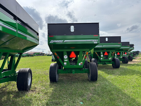 Used -- Brent 657 Grain Carts at Koenig Equipment in Anna, OH - Photo2