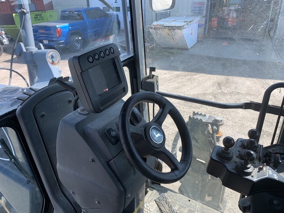 2011 John Deere 672G