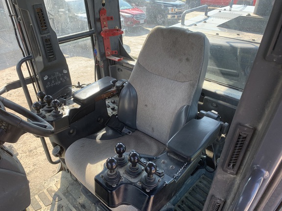 2011 John Deere 672G