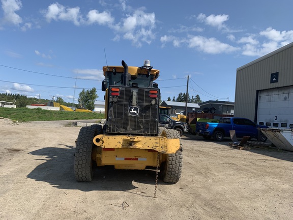 2011 John Deere 672G