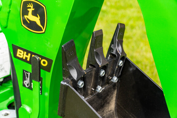 New In-Stock 2026 John Deere 2025R Compact Utility Tractors at Koenig Equipment in Tipp City, OH - Photo8