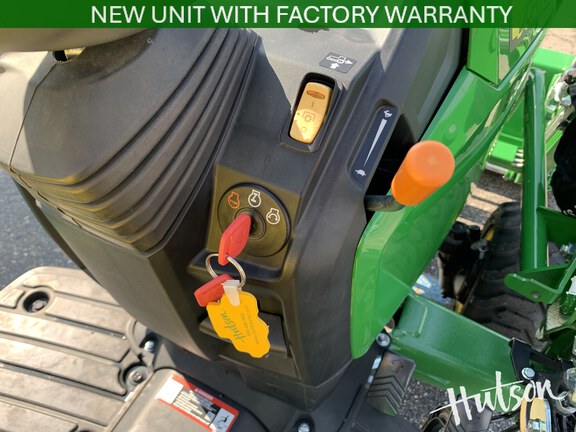 Photo of 2025 John Deere 1025R